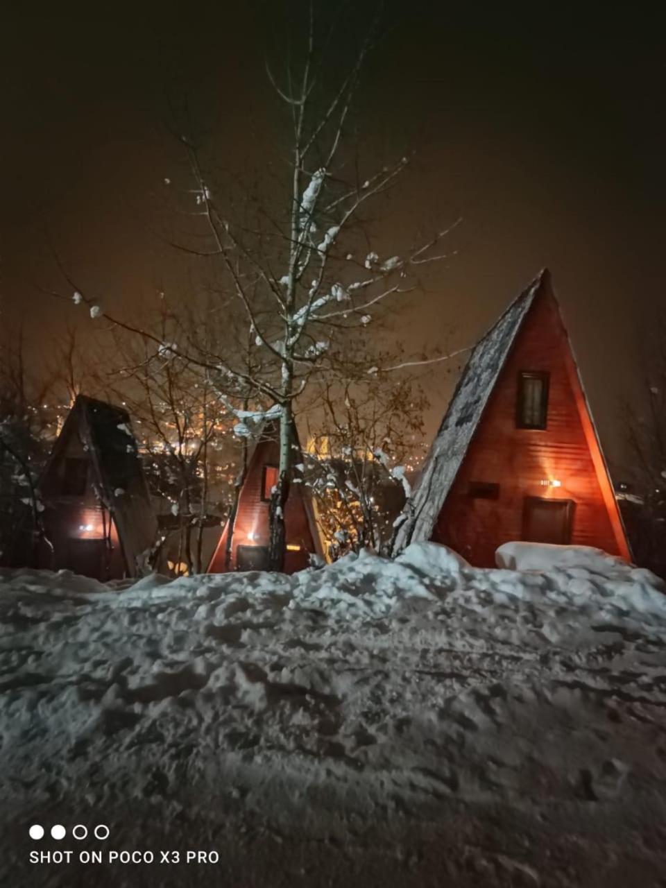 Paradiso Mestia Buitenkant foto